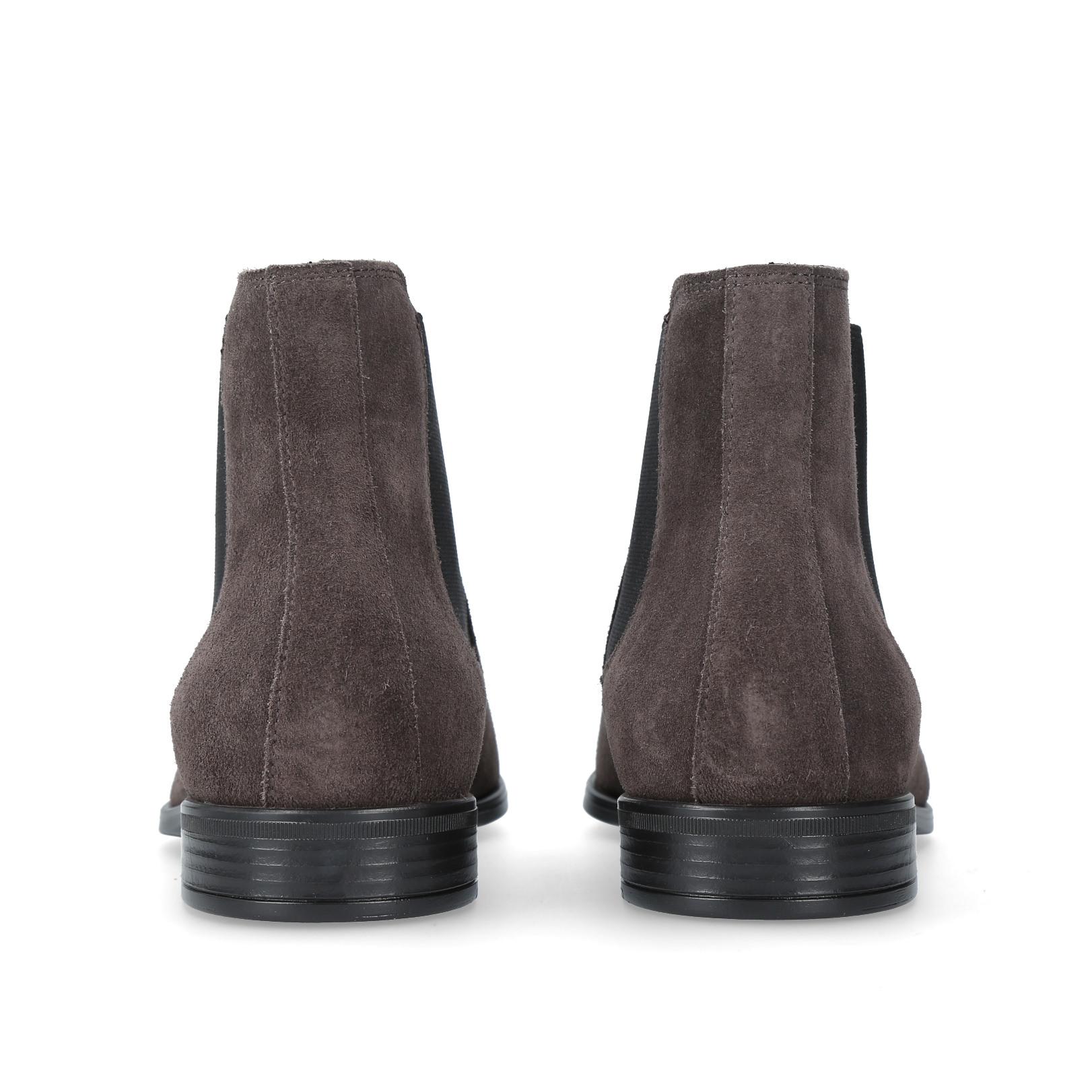 Frederick Chelsea Boots